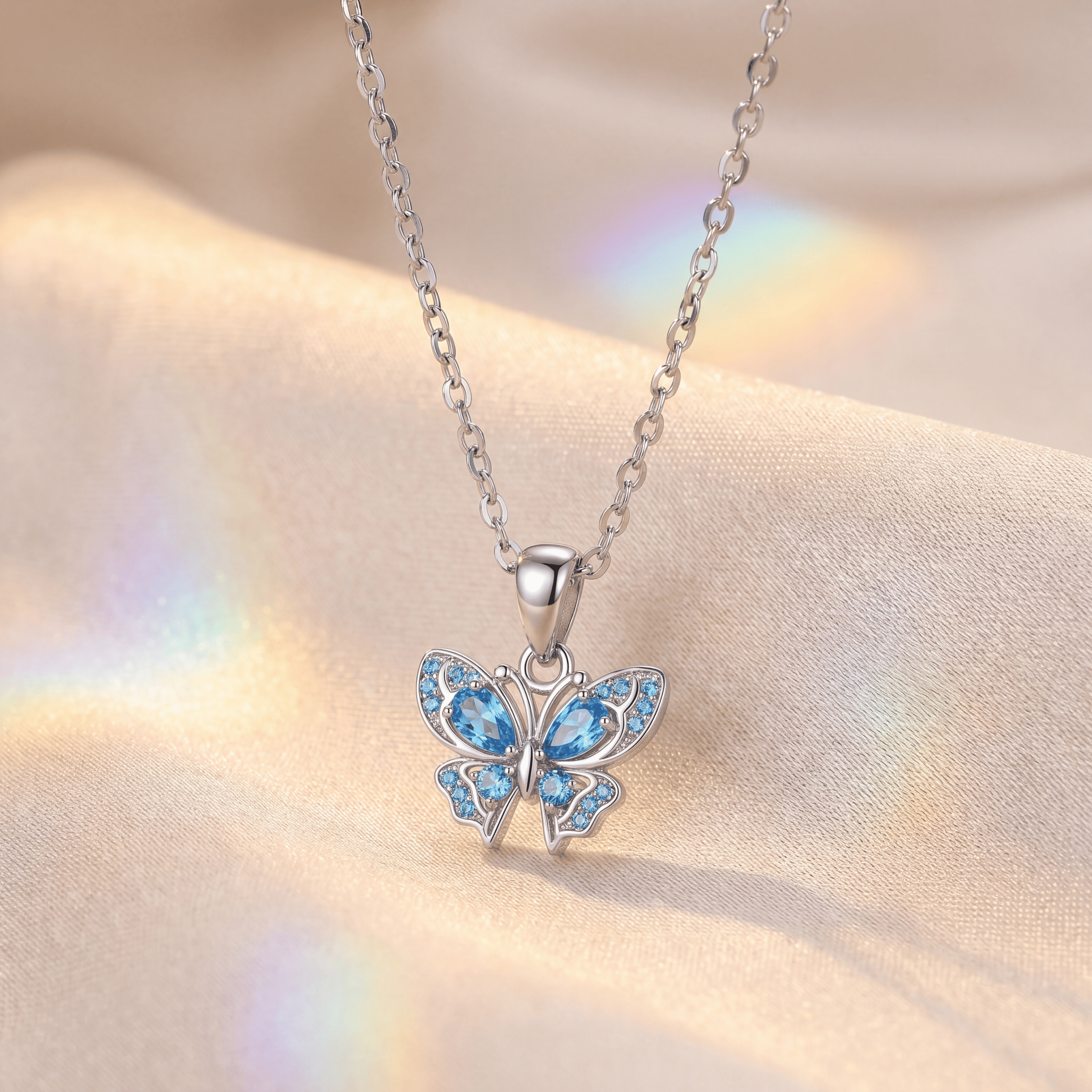 At-Ease-Butterfly-Halskette-silber detailbild 
