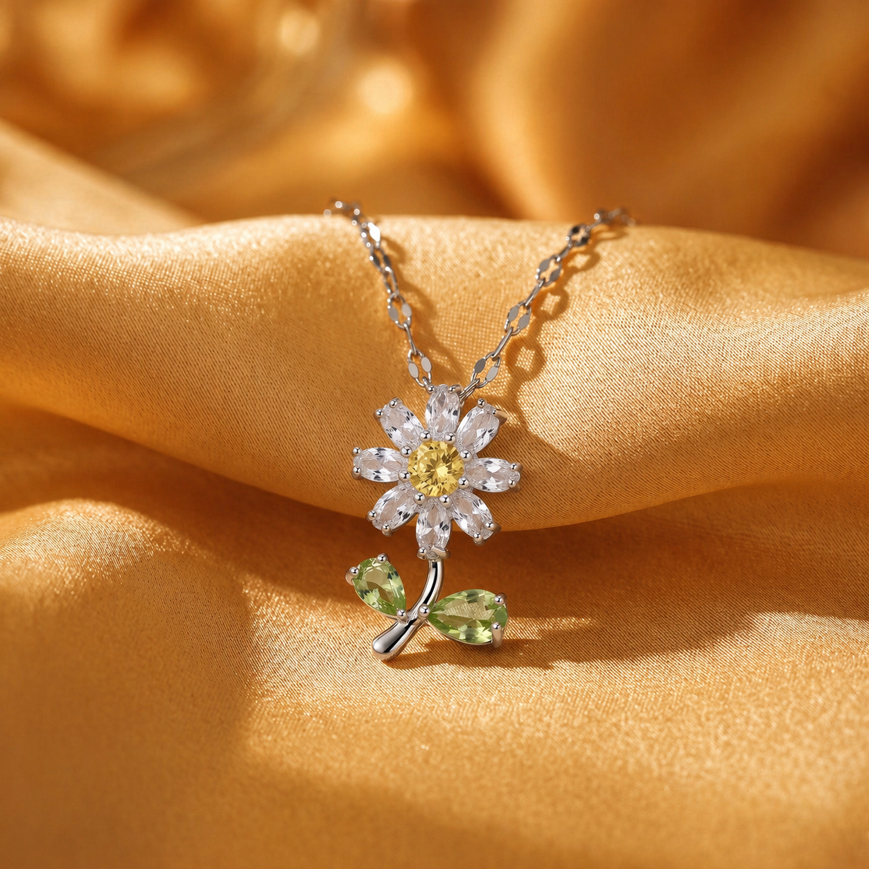 at-ease-flower-
Halskette-silber-
nahaufnahme